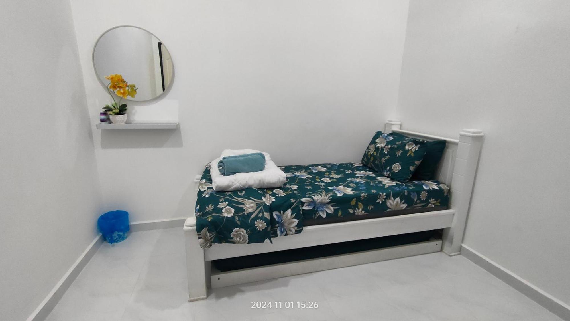 Hadeera Minimalis Family Homestay Куала-Тренгану Екстер'єр фото